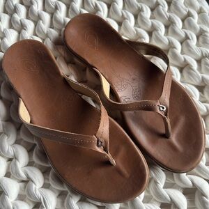 Olukai premium women’s leather sandals -- Size 9